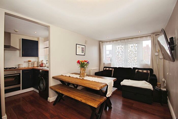 2 Bedroom Flat For Sale In Swan Lane, Coventry, CV2 - Photo 2
