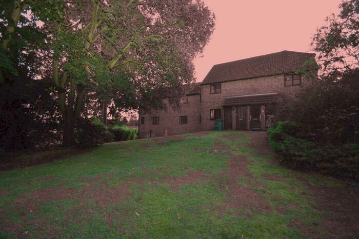 1 Bedroom Maisonette To Rent In Lightwater, GU18