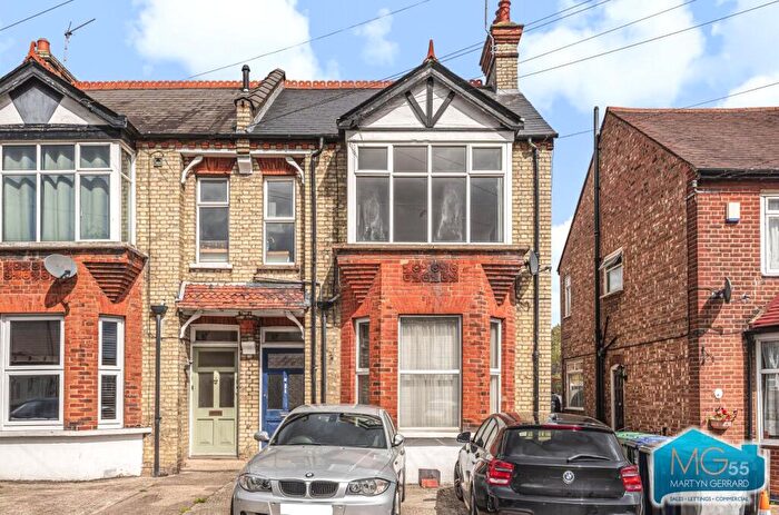 2 Bedroom Apartment To Rent In Brookhill Road, East Barnet, Hertfordshire, EN4