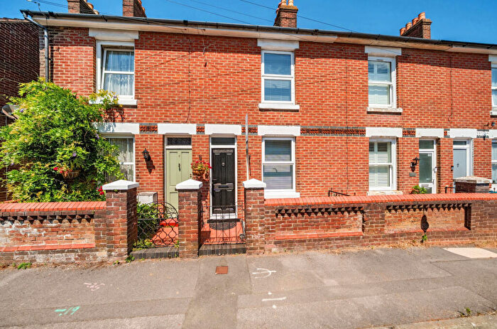 3 Bedroom Terraced House For Sale In New Road, Fareham, Hampshire, PO16