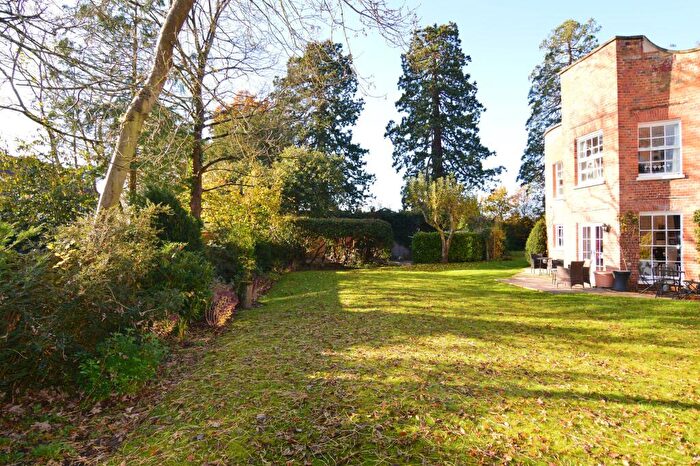 1 Bedroom Flat For Sale In Frog Hall Drive, Wokingham, RG40