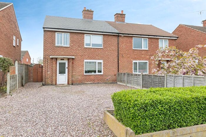 3 Bedroom Semi Detached House For Sale In Shenton Road, Barwell, Leicester, LE9
