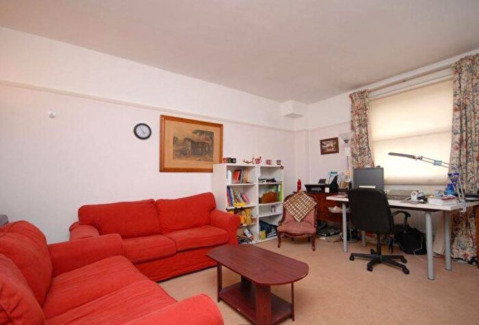 3 Bedroom Apartment To Rent In Church Street Estate, St John's Wood, London, NW8