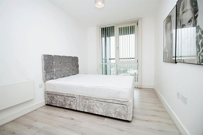 2 Bedroom Flat To Rent In Cotterells, Hemel Hempstead, HP1