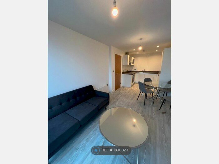 1 Bedroom Flat To Rent In Craven Street, Manchester, M5