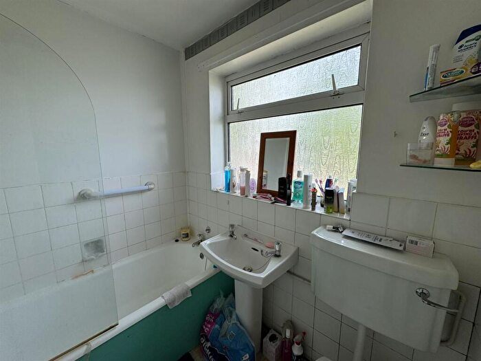 2 Bedroom Detached Bungalow For Sale In Drove Road, Whaplode Drove, Spalding, PE12