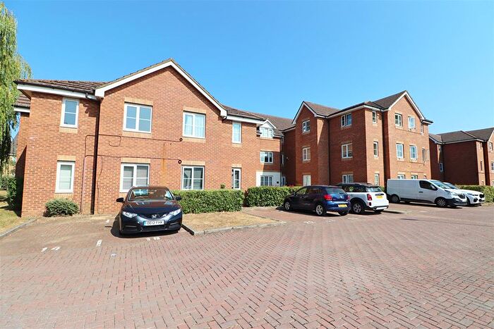 2 Bedroom Flat To Rent In Alconbury Close, Borehamwood, WD6