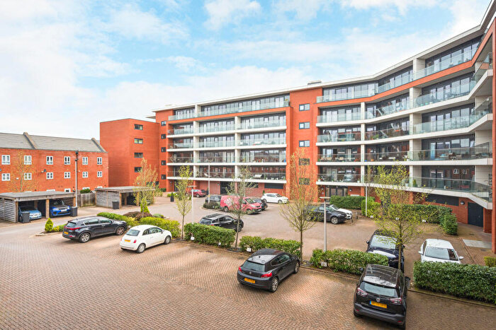 2 Bedroom Flat To Rent In Racecourse Road, Newbury, RG14