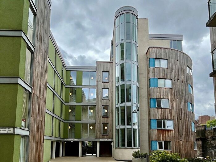 2 Bedroom Flat To Rent In Grosvenor Court, Wharf Lane, Limehouse, E14