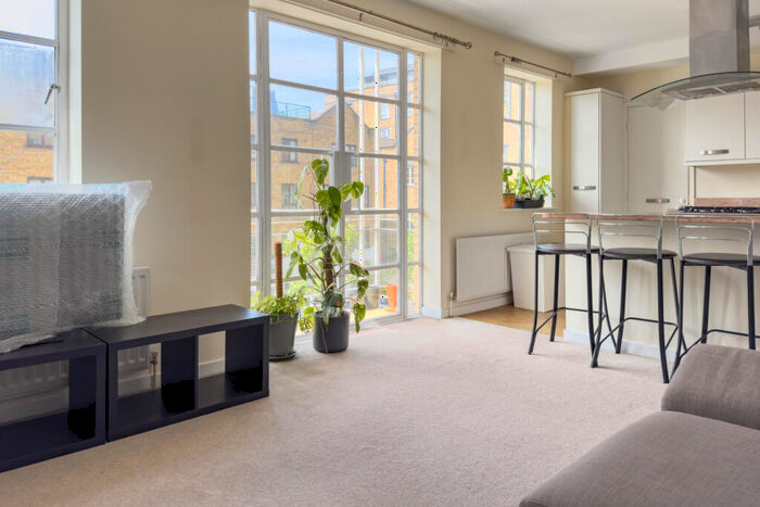 2 Bedroom Apartment To Rent In Roy Square, London, E14