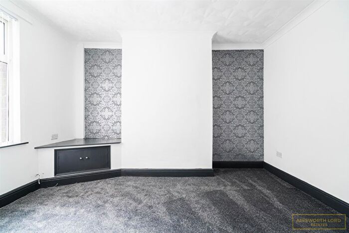 4 Bedroom Terraced House To Rent In Hollin Bridge Street, Griffin, Blackburn, BB2