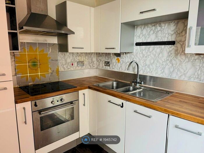 1 Bedroom Flat To Rent In Adriatic Apartments, London, E16