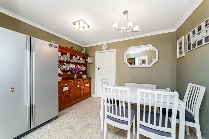 3 Bedroom Terraced House For Sale In Southern Drive, Loughton, Essex, IG10