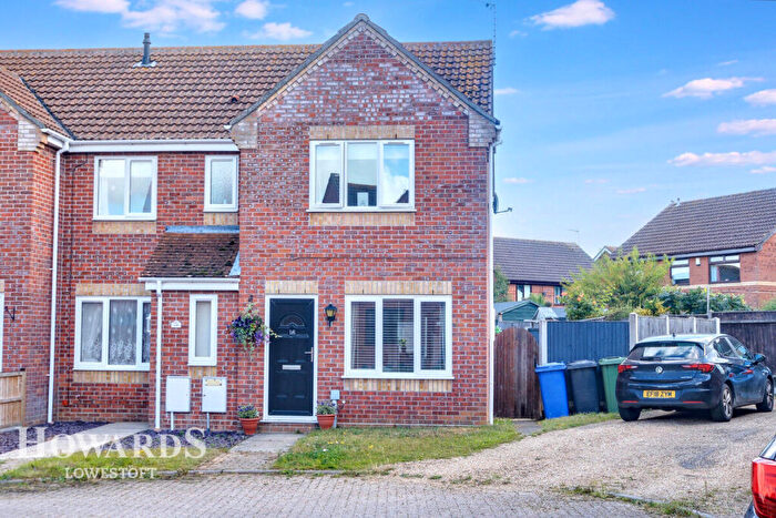 2 Bedroom Semi-Detached House For Sale In Martin Close, Lowestoft, NR33