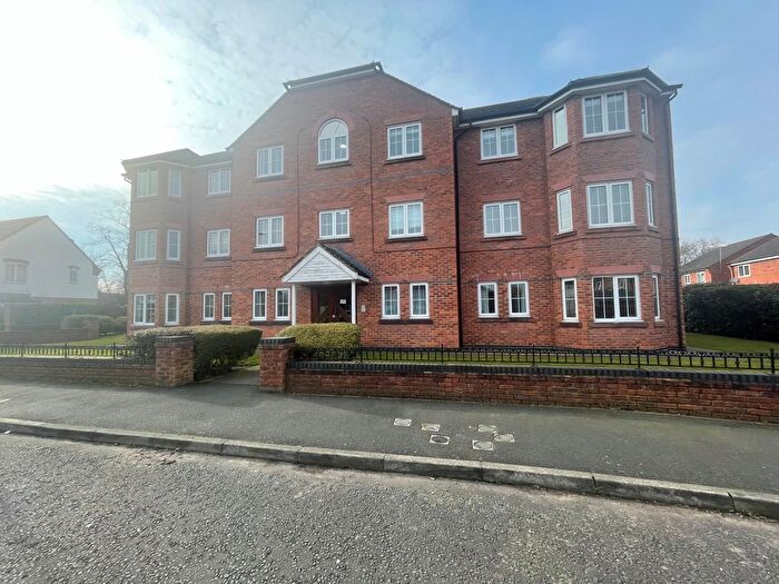 2 Bedroom Flat For Sale In Sunnymill Drive, Sandbach, Cheshire, CW11