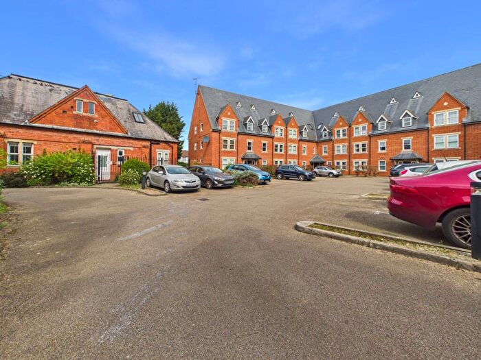 2 Bedroom Apartment To Rent In Hatch Lane, Windsor, Berkshire, SL4