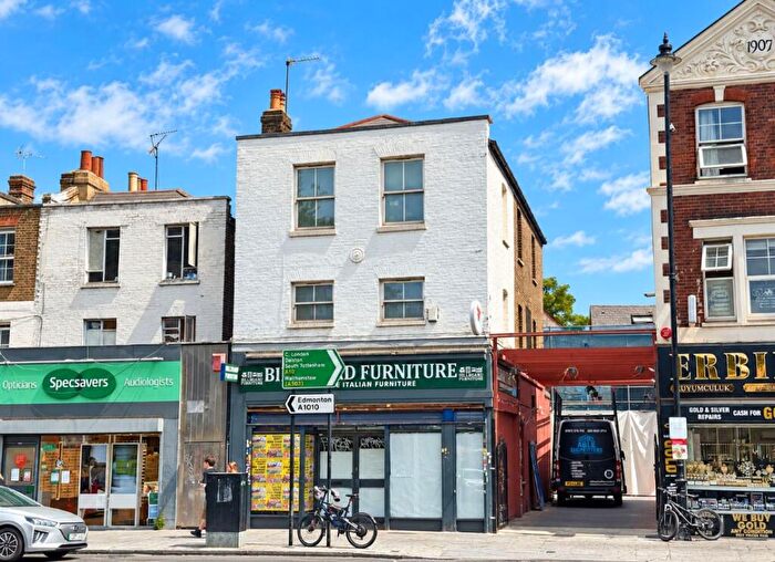 3 Bedroom Maisonette For Sale In High Road, Tottenham, N17