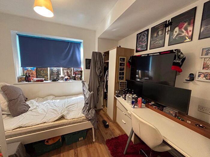 6 Bedroom Detached House To Rent In Beeston Road, Dunkirk, NG7