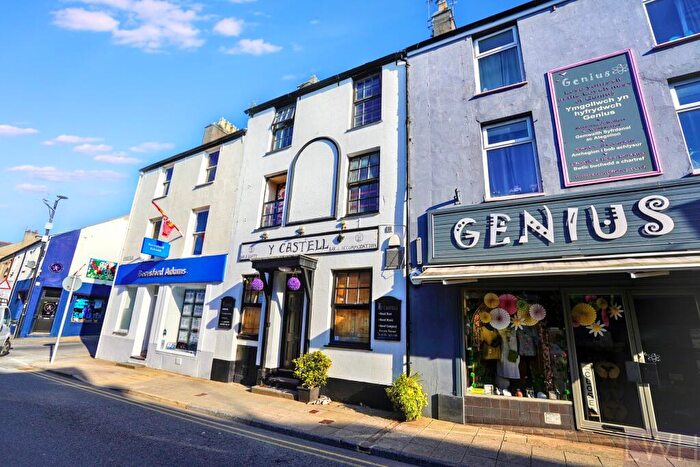 6 Bedroom Property For Sale In High Street, Pwllheli, LL53