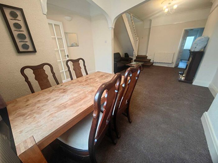 2 Bedroom Terraced House To Rent In Oxford Street, Swansea, SA1