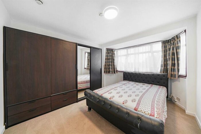 5 Bedroom Semi-Detached House To Rent In Fryent Way, London, NW9