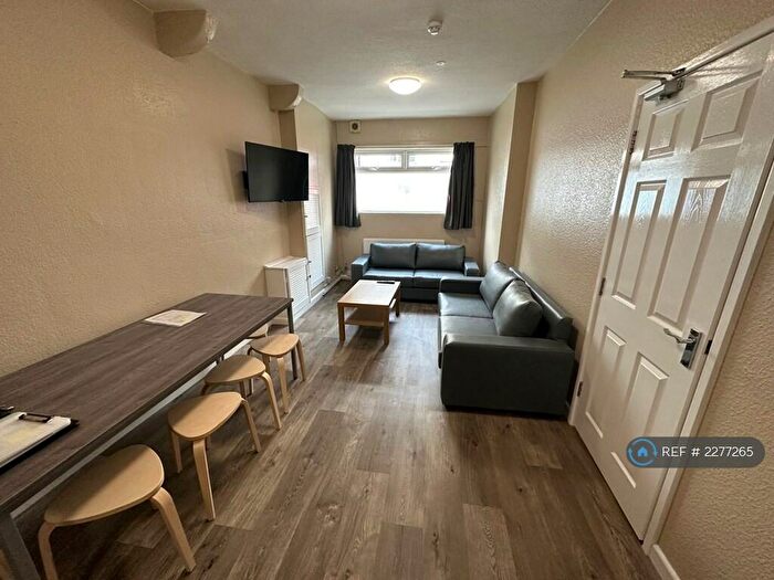 6 Bedroom Terraced House To Rent In Stokes Croft, Bristol, BS1