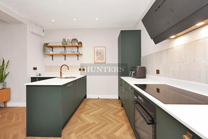 2 Bedroom Duplex To Rent In Rampart Street, London, E1