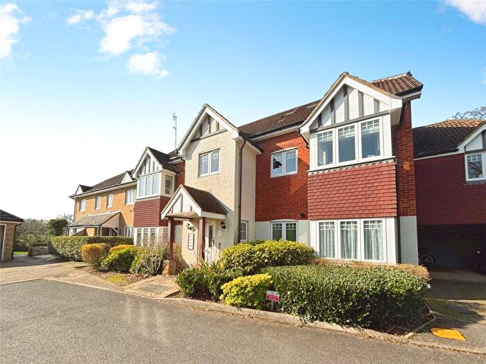 2 Bedroom Apartment For Sale In Malyns Way, Tilehurst, Reading, RG31