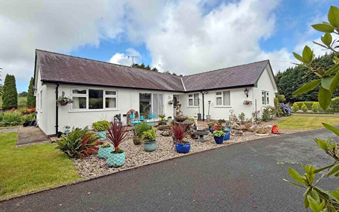 3 Bedroom Bungalow For Sale In Garndolbenmaen, Gwynedd, LL51