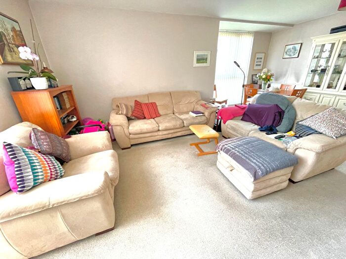 2 Bedroom Flat For Sale In Sea Avenue, Rustington, West Sussex, BN16