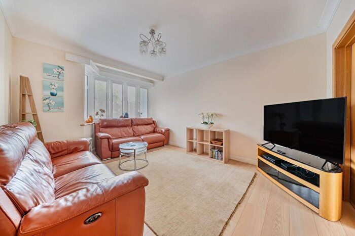 3 Bedroom Semi Detached House To Rent In Hillcroft Avenue, Pinner, HA5