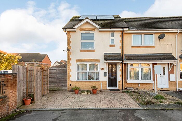 2 Bedroom End Of Terrace House For Sale In Jordan Close, Didcot, OX11