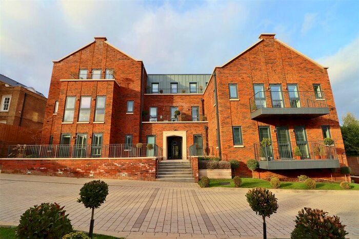 2 Bedroom Flat To Rent In Watford Road, Radlett, WD7