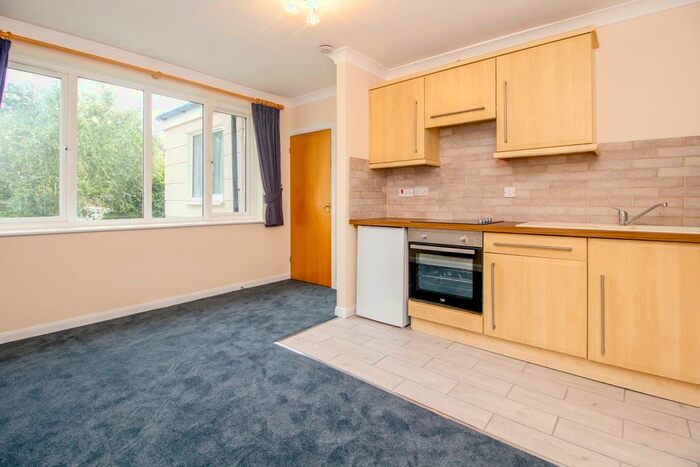 1 Bedroom Flat To Rent In Silkdale Close, Cowley, Oxford, OX4
