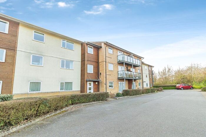 2 Bedroom Flat For Sale In Pye Bridge End, Broughton, Milton Keynes, MK10