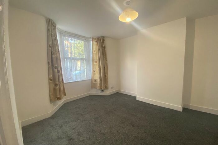 3 Bedroom Terraced House To Rent In Fentons Avenue, London, E13