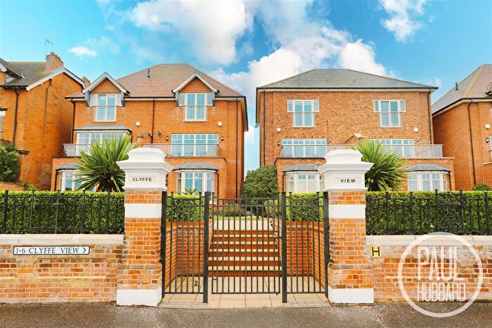 4 Bedroom Semi-Detached House For Sale In Gunton Cliff, Gunton, NR32