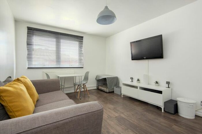 4 Bedroom Flat To Rent In Icarus House, British Street, Bow, London, E3