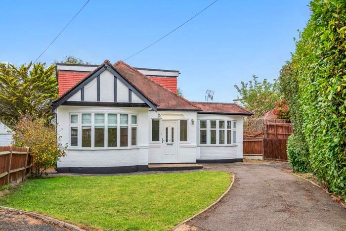 4 Bedroom Detached Bungalow To Rent In Roundwood Close, North Ruislip, HA4
