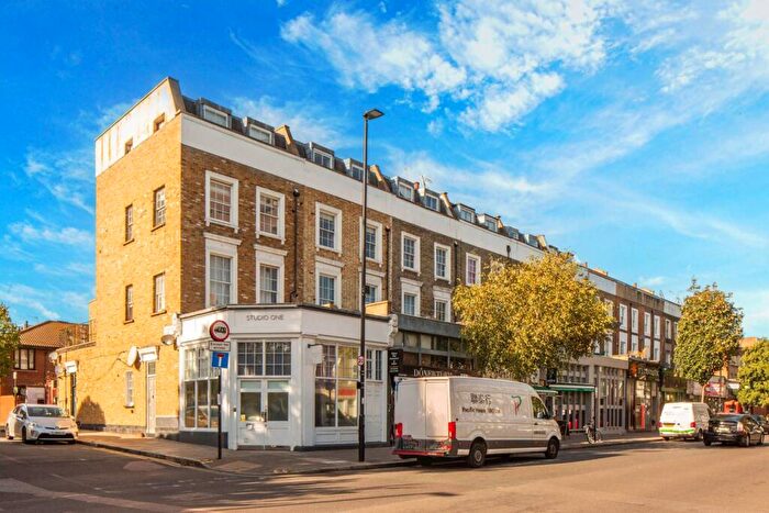 2 Bedroom Flat To Rent In Caledonian Road, Caledonian Road, London, N1