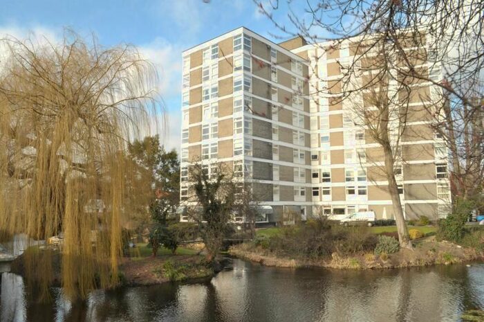 2 Bedroom Flat To Rent In Denham Lodge, Oxford Road, Denham, Uxbridge UB9