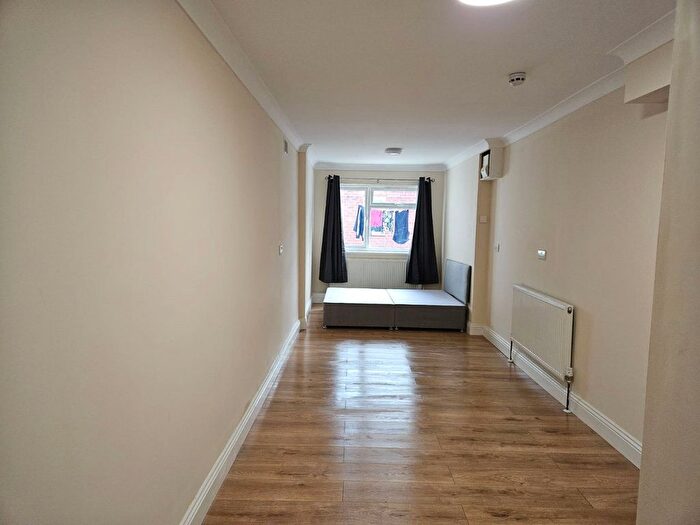 8 Bedroom Semi-Detached House To Rent In Harmondsworth Road, West Drayton, Greater London, UB7