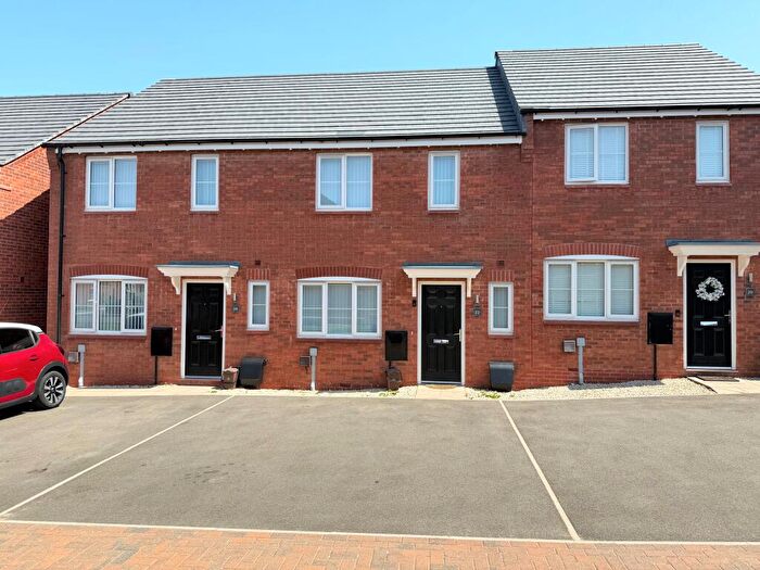 3 Bedroom Terraced House For Sale In Holden Drive, Swadlincote, DE11