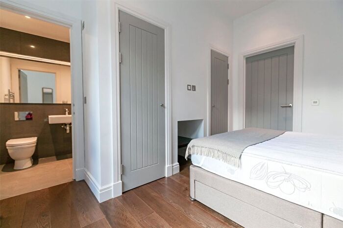 2 Bedroom Flat To Rent In Castle Street, Edinburgh, EH2