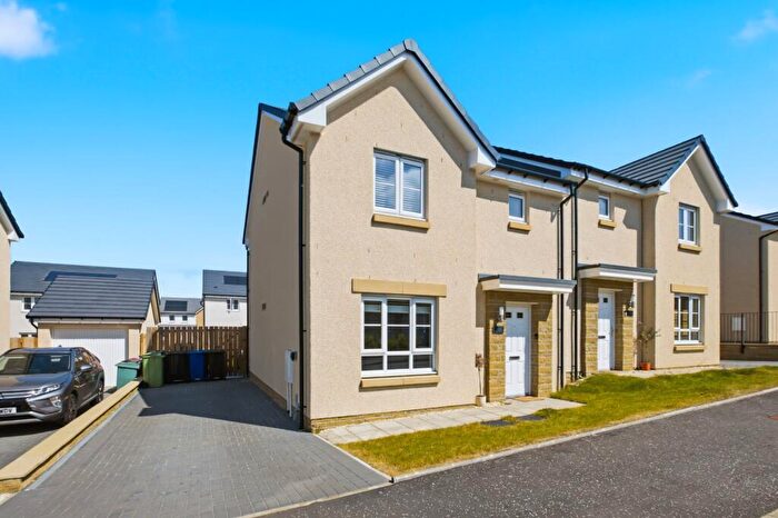 3 Bedroom Semi Detached House To Rent In Dornell Drive, Glasgow, G33