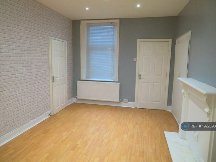 2 Bedroom Flat To Rent In Inskip Terrace, Gateshead, NE8