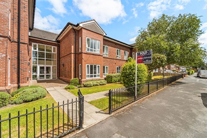 2 Bedroom House To Rent In Derbyshire Road South, Sale, M33