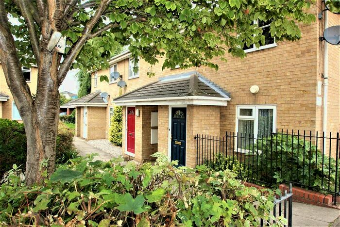 1 Bedroom Flat To Rent In Crescent Court, Crescent Avenue, Grays, RM17