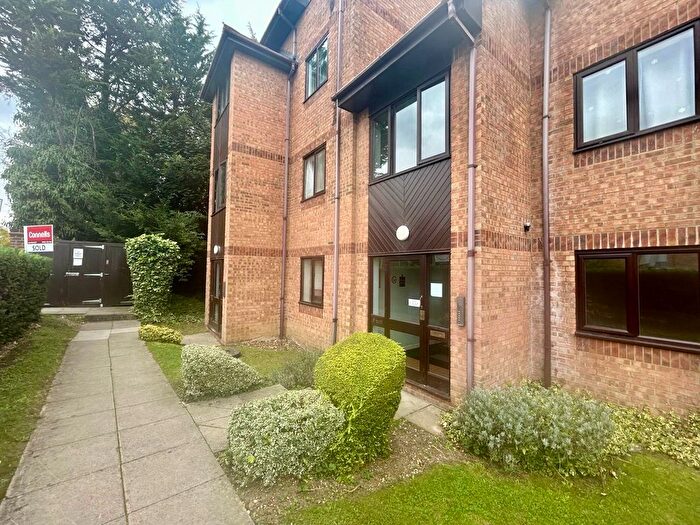 1 Bedroom Flat For Sale In Rickmansworth Road, Watford, WD18