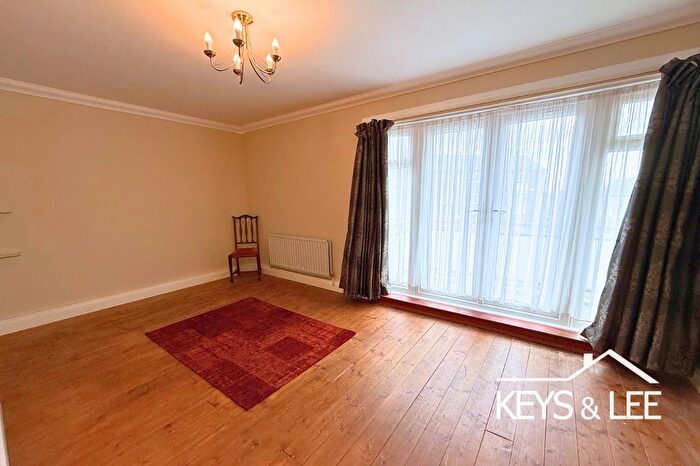 1 Bedroom Flat For Sale In Highfield Link, Romford, RM5